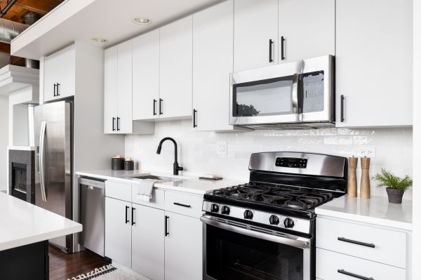 Cabinet Restyling in Seguin
