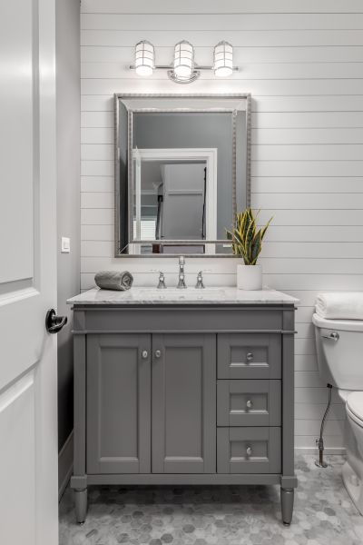 Vanity Refacing in Seguin